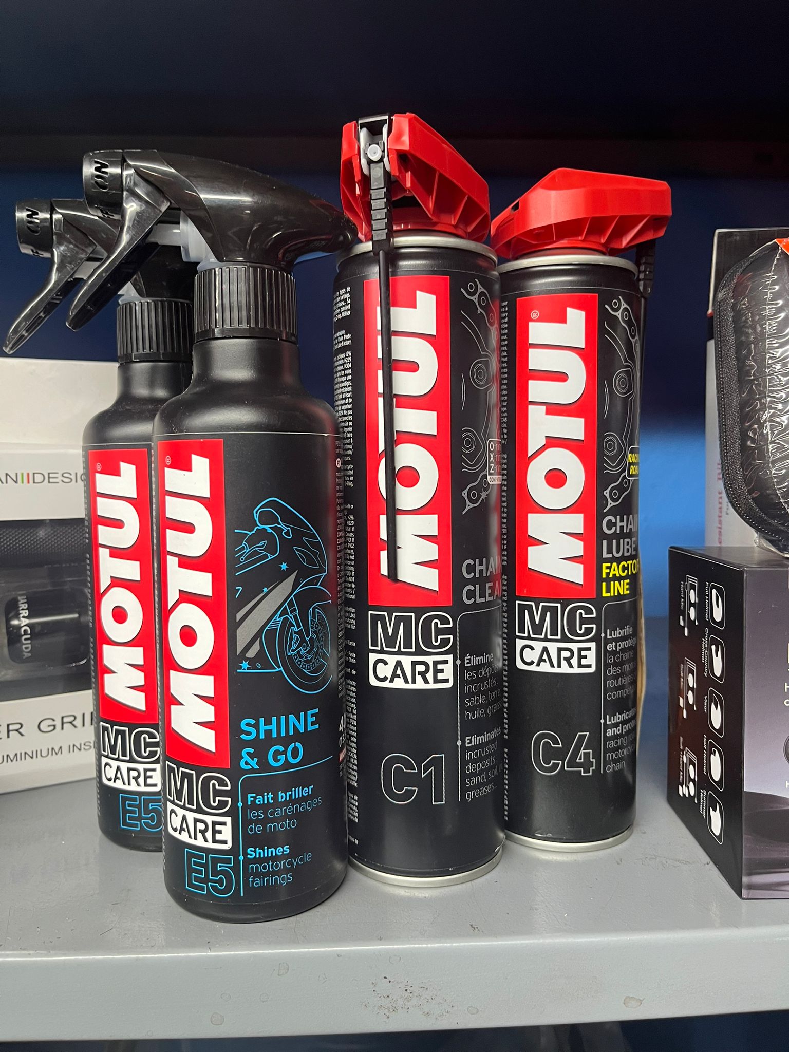MOTUL PLASTİK YÜZEY PARLATICI